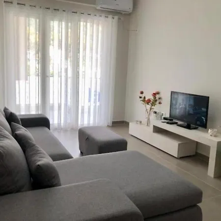 Eden Beach Apartment
